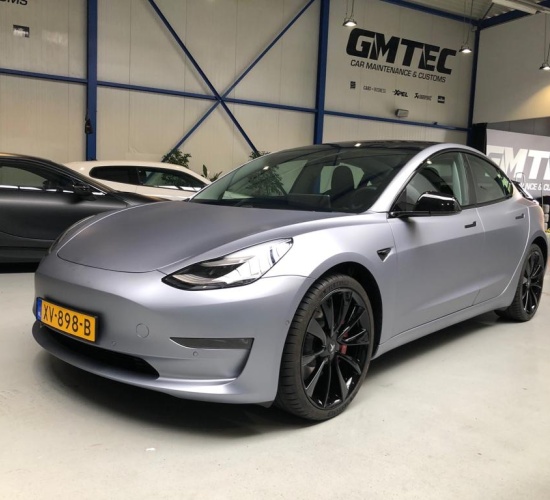 Tesla Model 3 matt grey